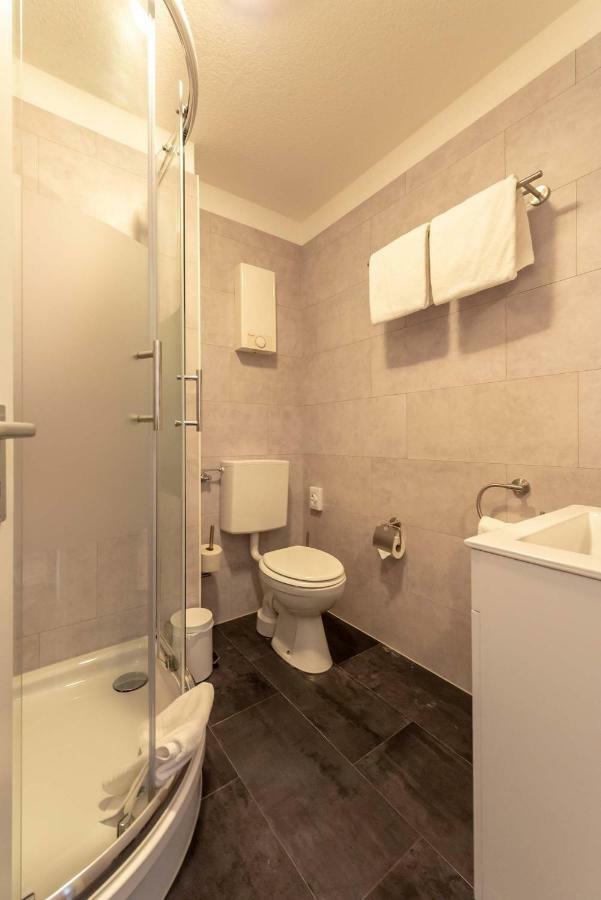Boardinghouse Burgpark Hotel Hürth Екстериор снимка